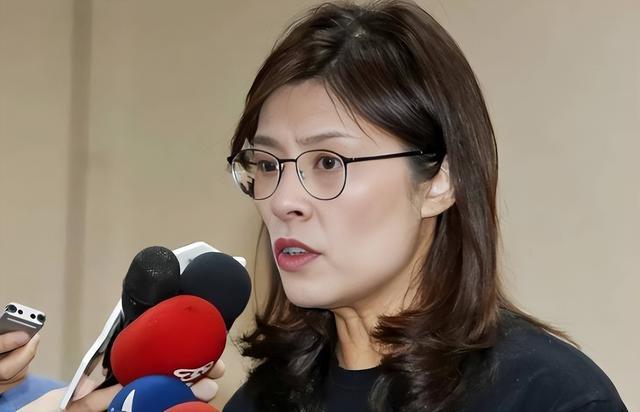 OB电竞-难怪民进党气得跳脚也不敢抓郑丽文，她背后的保护伞，让绿营绝望